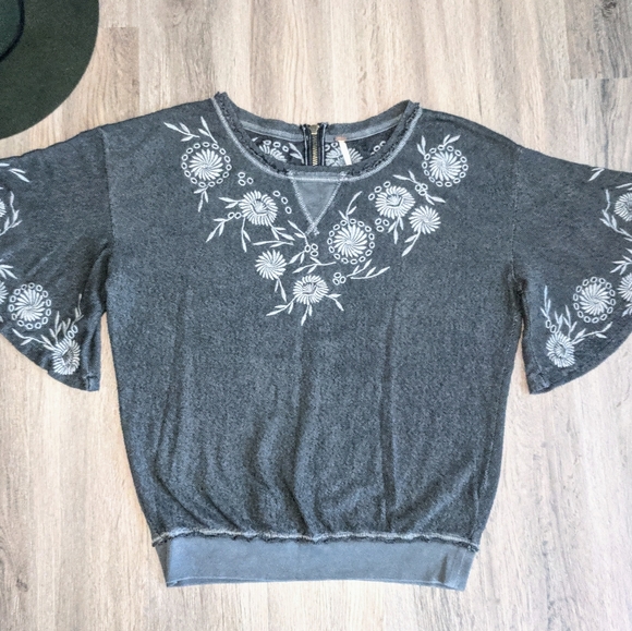 Free People Grey Fairy Flare Embroidered Top XS - Picture 3 of 9